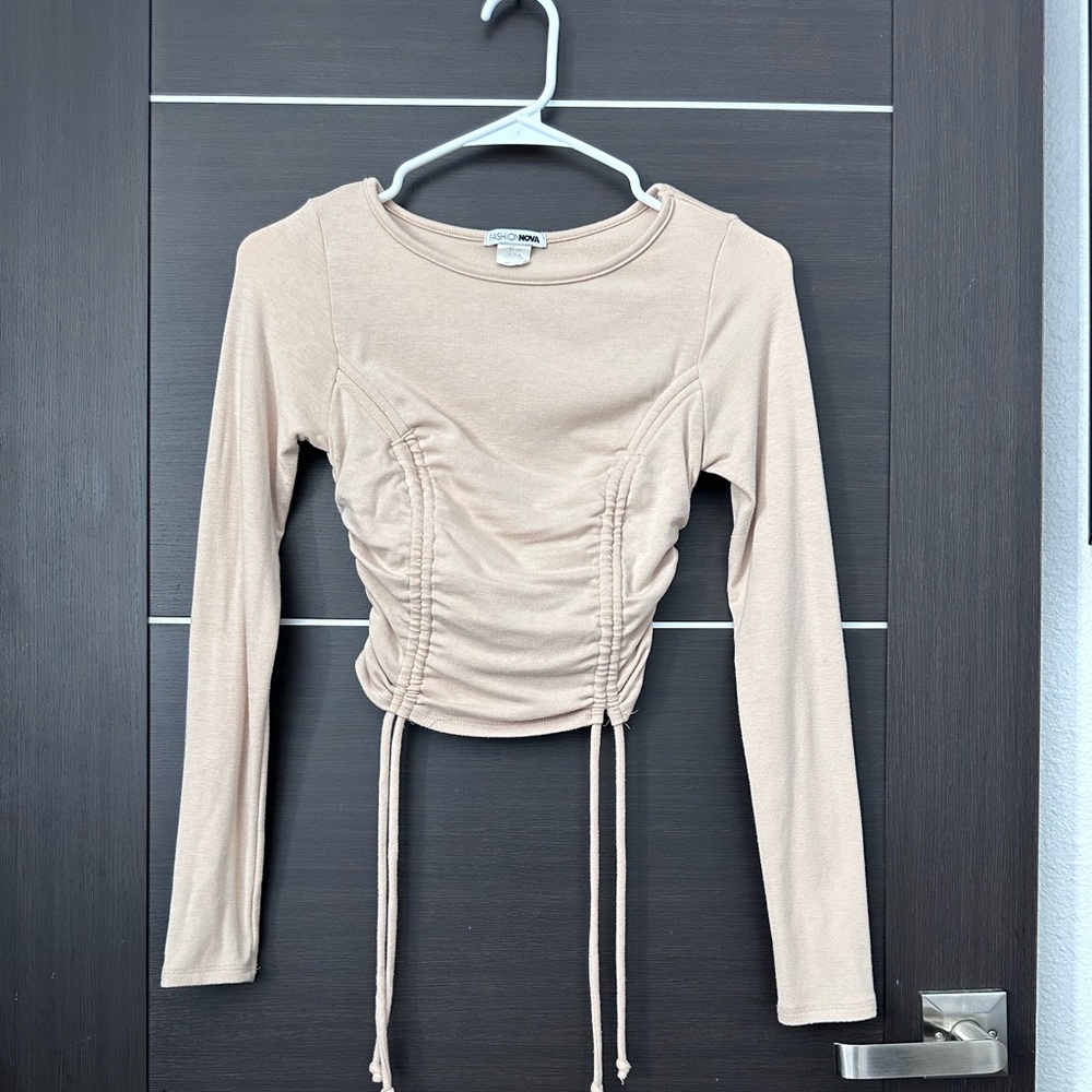 Tan adjustable scrunch long sleeve crop top